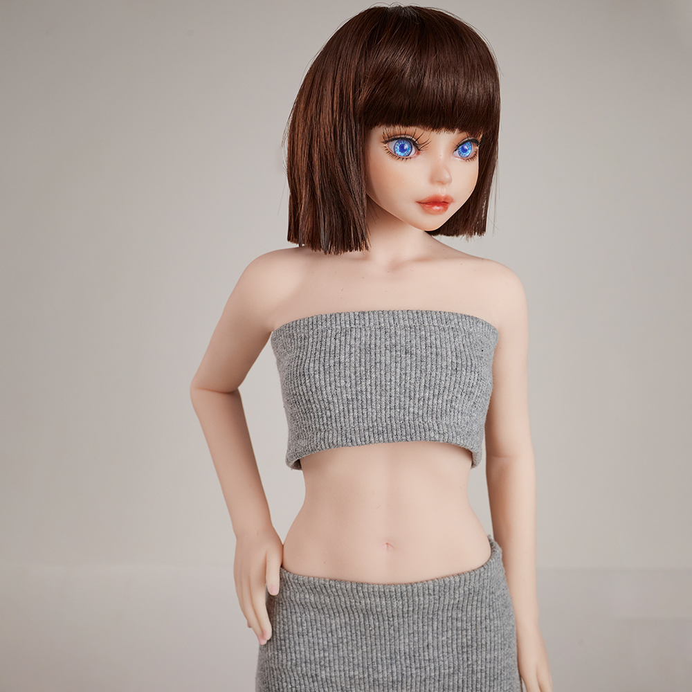 Short-straight-brown-hair-with-bangs
